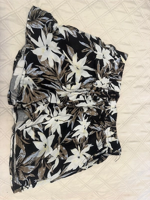 shorts mit blumen 