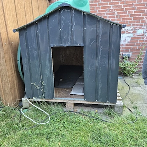 Hunde hütte zu verschenken 