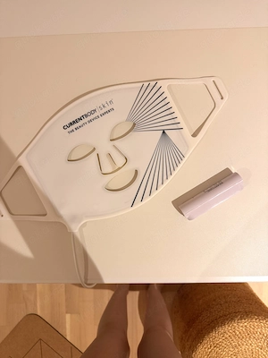 CurrentBody Skin LED Lichttherapie Maske