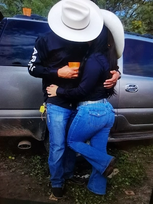 Latino Paar sucht Sie 3
