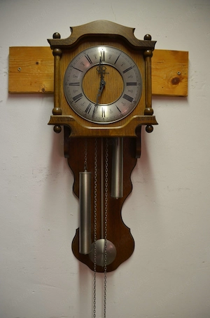 Pendel- Wanduhr