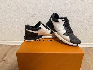 Louis Vuitton Monogram Runway Sneakers Gr. 42