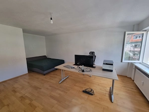 Schöne und helle 1-1,5 Zimmer Wohnung in der Kurhessenstraße mit Mitbenutzung eines großen Gartens Bild 4