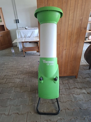 Viking GE 250 Elektro-Häcksler   Gartenhäcksler   2500W