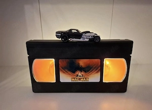 Dekoleuchte VHS Kassette "Mad Max Fury Road" Endzeit Action Kult