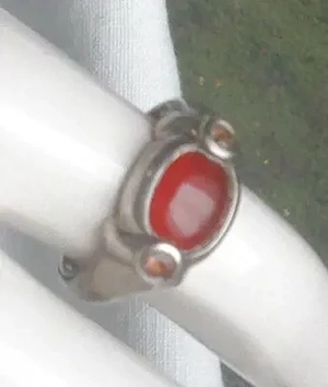 Ring, 925 Silber mit gefassten Karneolsteinen