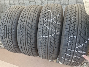 Winterreifen 215 65 R16