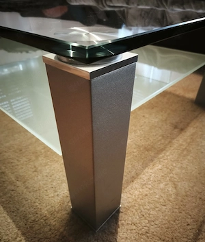 Wohnzimmertisch Glas + Alu
