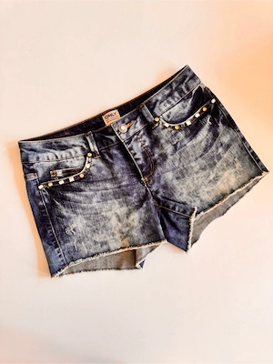 Jeans Shorts mit Steinchen, W27