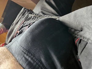 Unters Shirt und in den Slip fassen 