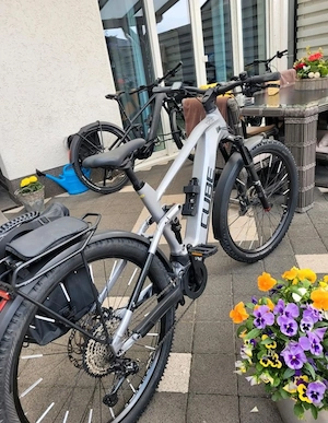 E bike cube stereo hybrid 