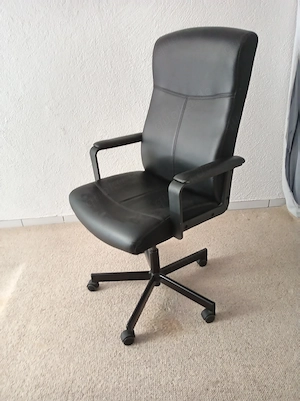 Schreibtischstuhl schwarz