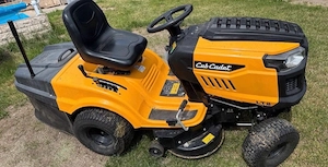 Cub Cadet Rasentraktor Aufsitzmäher LT2 NR92