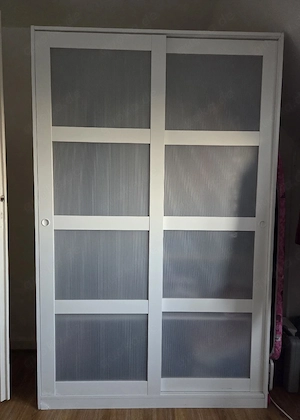Kleider-Schrank (guter Zustand, weiß, VB)