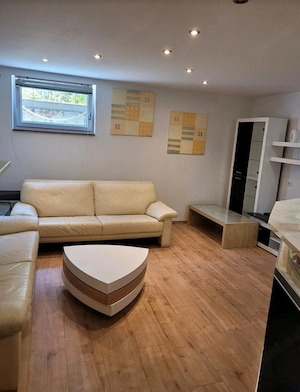 Schöne Souterraint Wohnung 