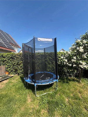 Trampolin mit Sicherheitsnetz für Outdoor-Spaß