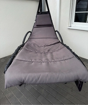 Hängender Loungesessel für Garten oder Terrasse
