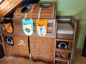 Piratenhochbett