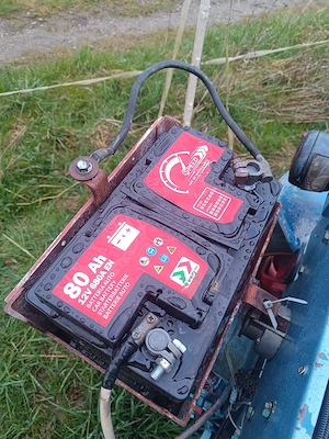 Klein Traktor zu verkaufen guter Zustand!  Bild 2