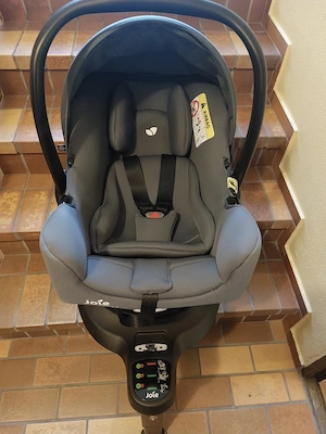 Joie Maxi Cosi mit Isofix Station 