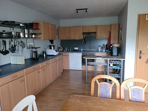 Große 2,5 Zimmer Wohnung in Otterstadt zu verkaufen