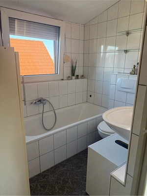   Exklusive möblierte Dachgeschoss-Etage mit eigenem Bad & Klimaanlage   Nähe Heidelberg Mannheim   Bild 3