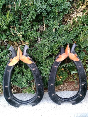 2 Pferdekummet