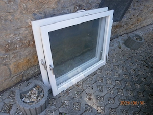 Zwei Altbauholzfenster ( 70er Jahre)