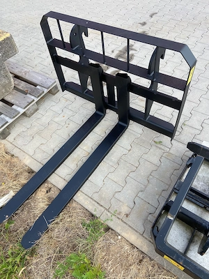 Gabelzinken + Träger für 4 Punkt Aufnahme. 