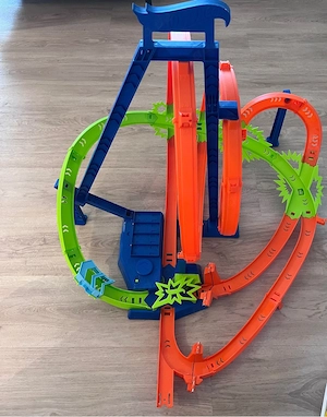 Hot Wheels Track Builder Turbo-Looping Rennbahn Set 1:64 GJL14
