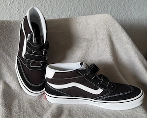 Vans Brooklyn Mid V Sneaker