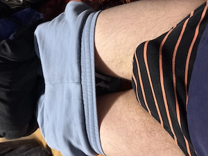 Welche junge Frau zieht für 50Euro ihre Jogginghose runter?