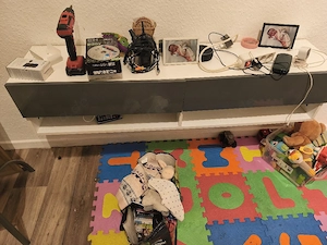 sofa und Hängeschrank 