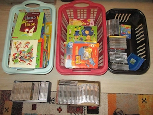 Kinder Hörspiel CD's + Kinderbücher + Lego Hefte ca. 250 Teile.