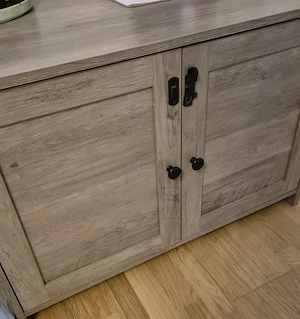 Schrank für Katzenklo