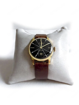 Schwarze Armbanduhr von Kienzle