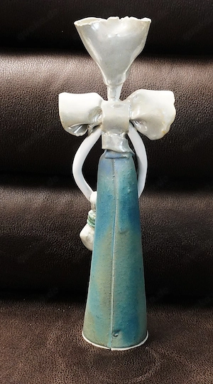 Keramik-Frauenskulptur, 26 cm Höhe 9 cm Breite Bild 3
