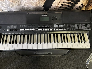 Yamaha PSR E433 Keyboard 