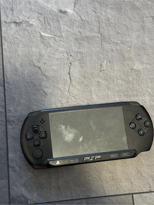 psp mit verschiedenen spielen  Bild 4