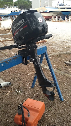 Nur EUR 390  -  Suzuki 6 PS Four Stroke (Benzin) DF6 Außenborder, guter Zustand, gebraucht  Bild 5