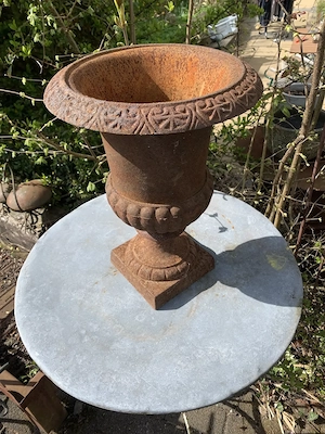 Alte Amphore Gartendeko Eisenguss