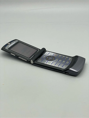Motorola Razr V3, Silber inkl Kabel 