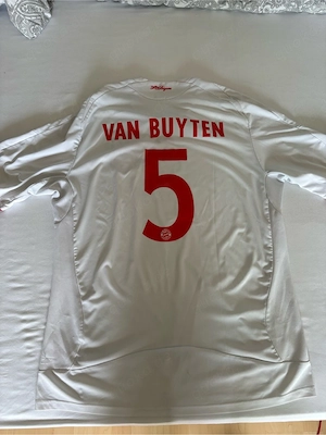 FC Bayern Trikot van Buyten 2008-09