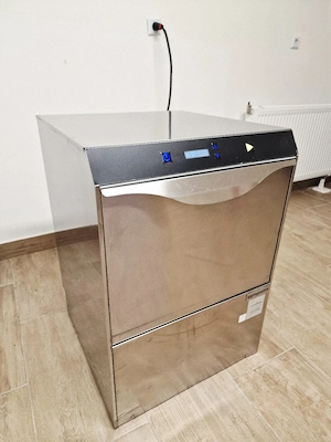 Professionelle GGM Gastro Geschirrspülmaschine - Sehr guter