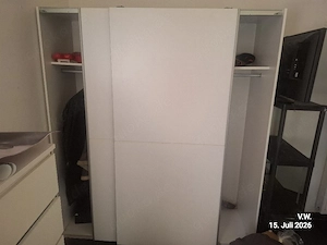 Kleiderschrank 