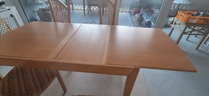 Eßtisch + 4 Hochlehner Stühle