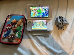 Nintendo 3DS XL weib