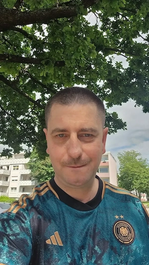 Hallo. Gesucht werden nette Frauen.