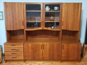 Massivholz Wohnzimmerschrank jetzt geschenkt -  Lieferung am 30. oder 31. möglich