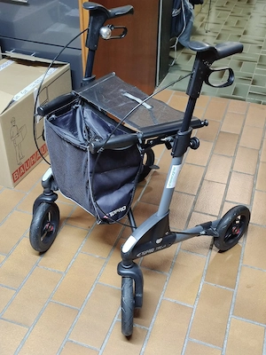 TOPRO Troja Rollator mit dicken Reifen